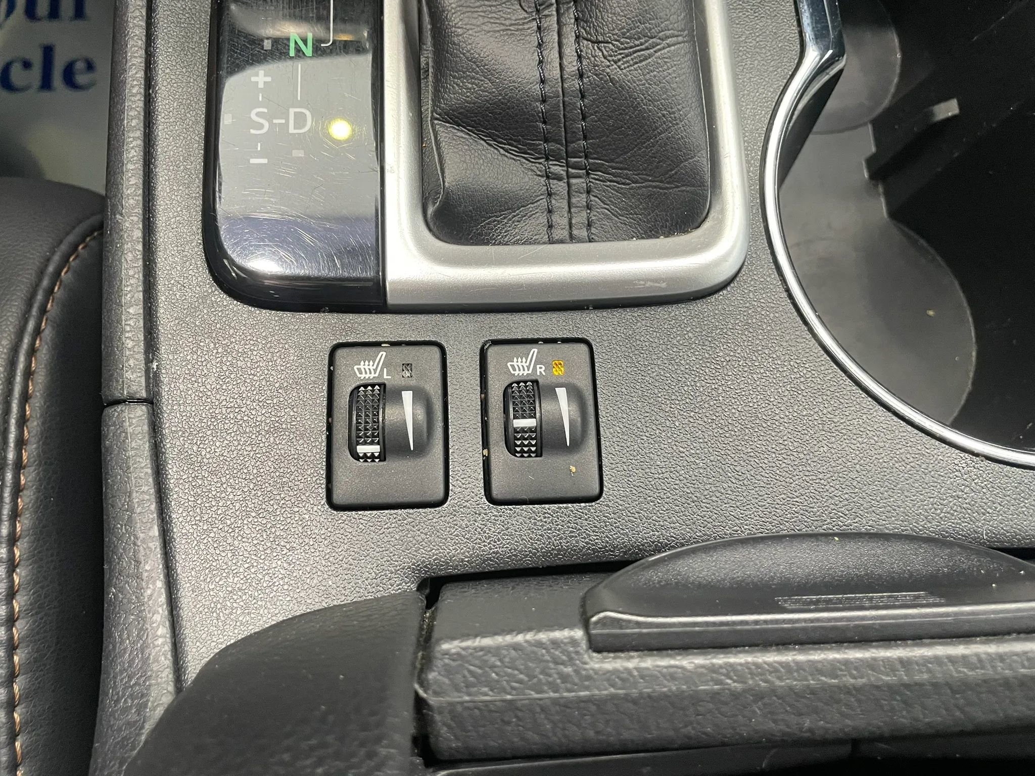 Used 2019 Toyota Highlander XLE AWD/4WD image 15