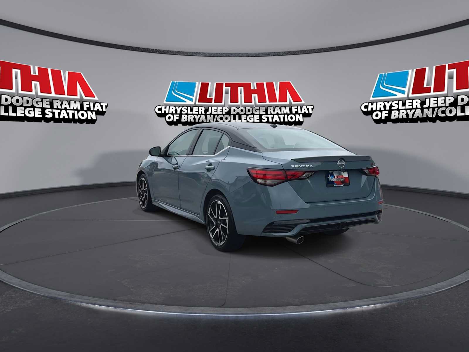Used 2025 Nissan Sentra SR FWD image 6