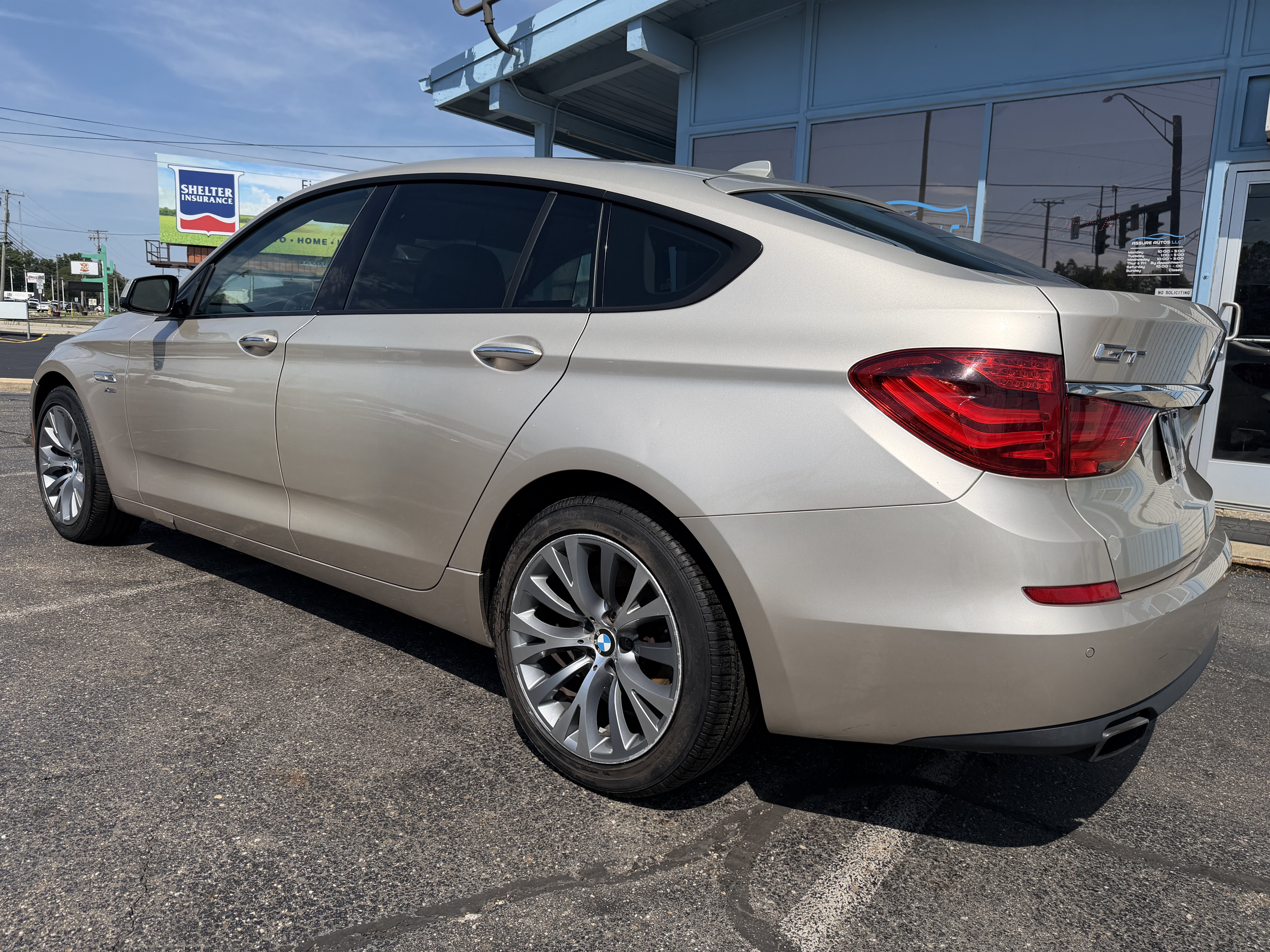 Used 2012 BMW 550i Gran Turismo xDrive w/ Driver Assistance Pkg AWD/4WD image 3