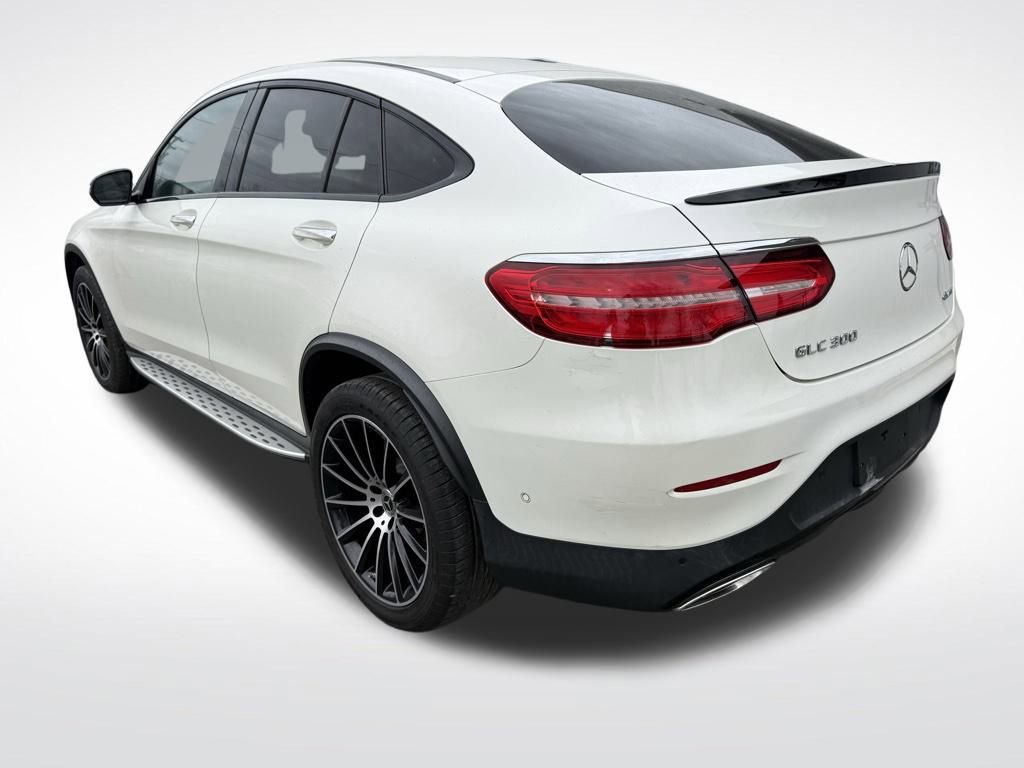 Used 2018 Mercedes-Benz GLC 300 4MATIC Coupe image 4
