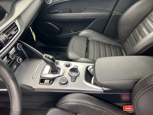 Used 2022 Alfa Romeo Stelvio Veloce AWD/4WD image 21