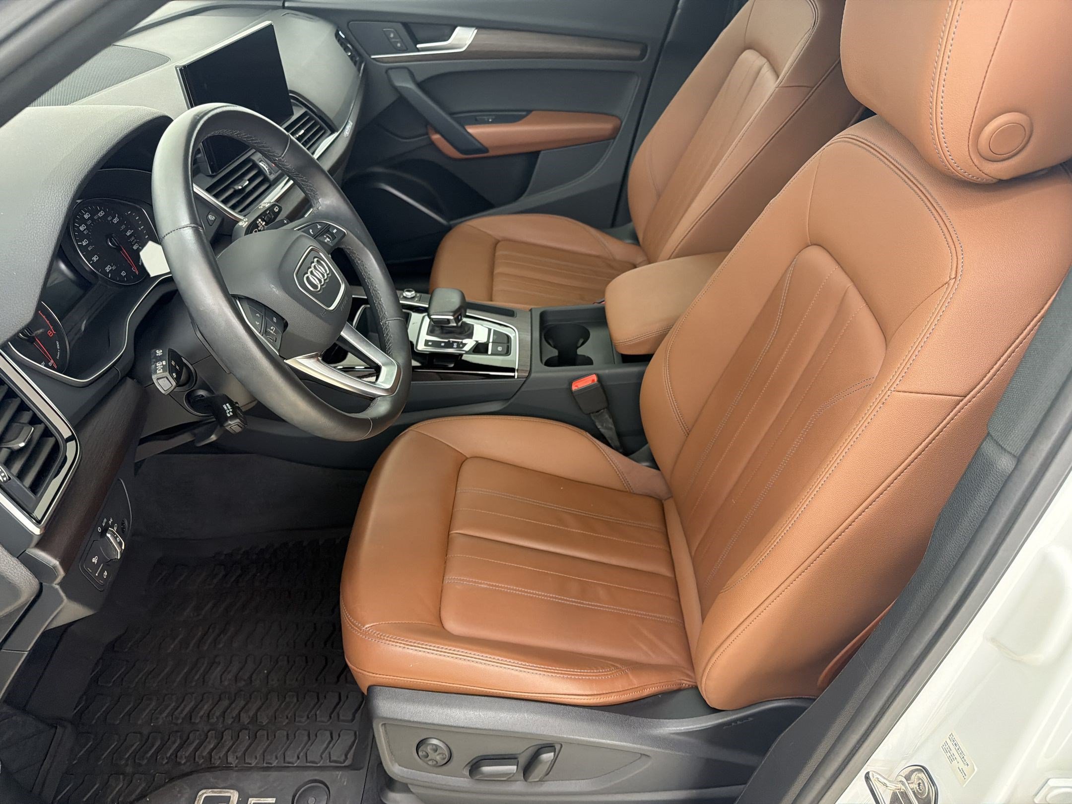 Used 2023 Audi Q5 2.0T Premium w/ Convenience Package AWD/4WD image 5