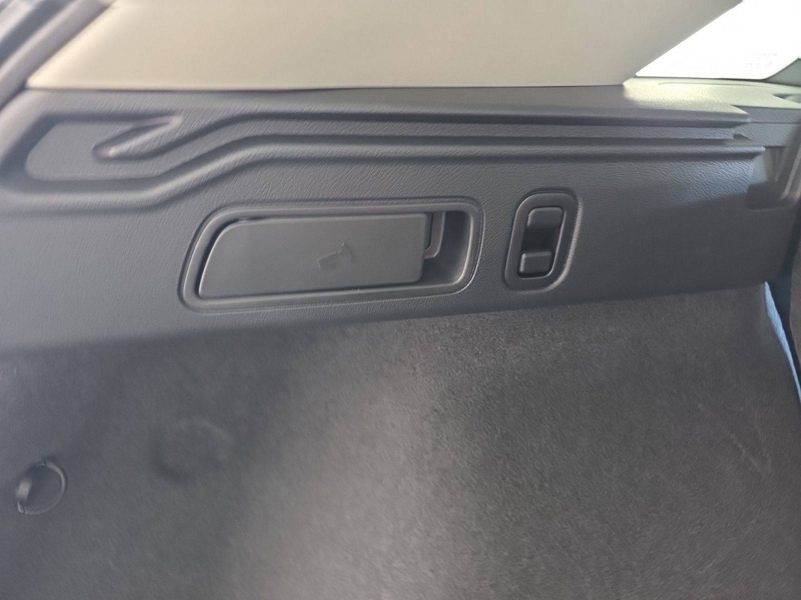 New 2025 INFINITI QX50 Pure image 16