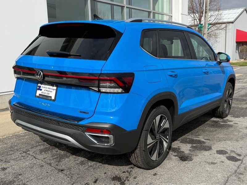 New 2026 Volkswagen Taos SE AWD/4WD image 3