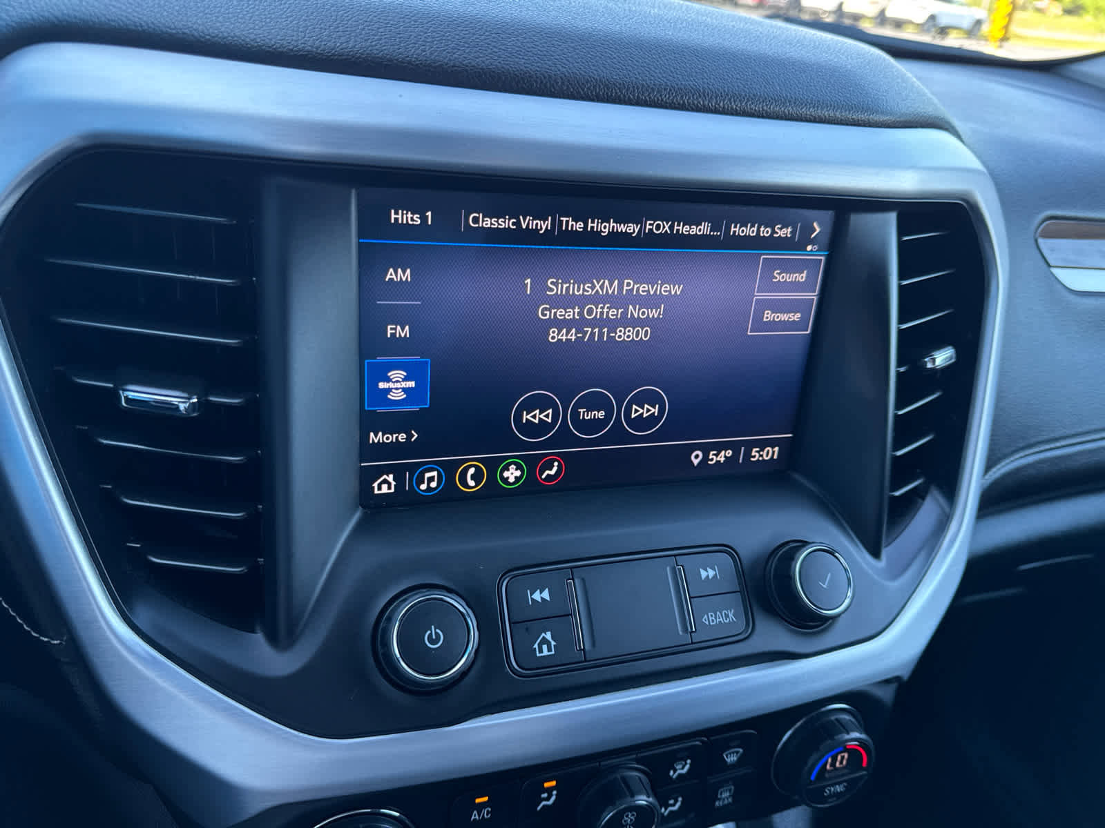 Used 2020 GMC Acadia SLE AWD/4WD image 24