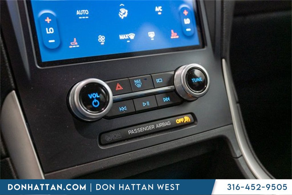 Used 2023 Ford Edge SEL image 11