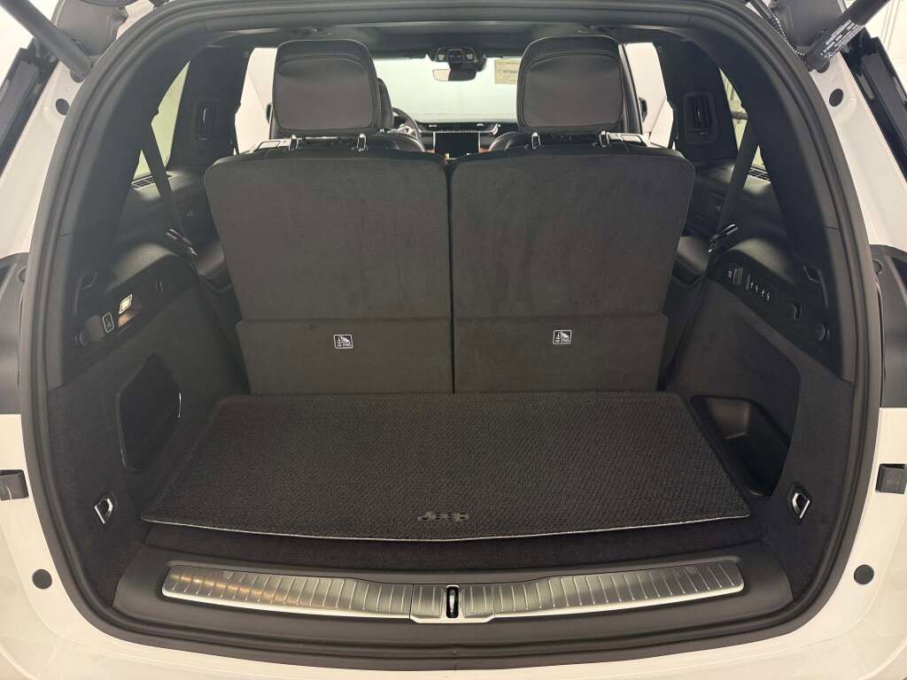 New 2025 Jeep Grand Cherokee L Summit image 24