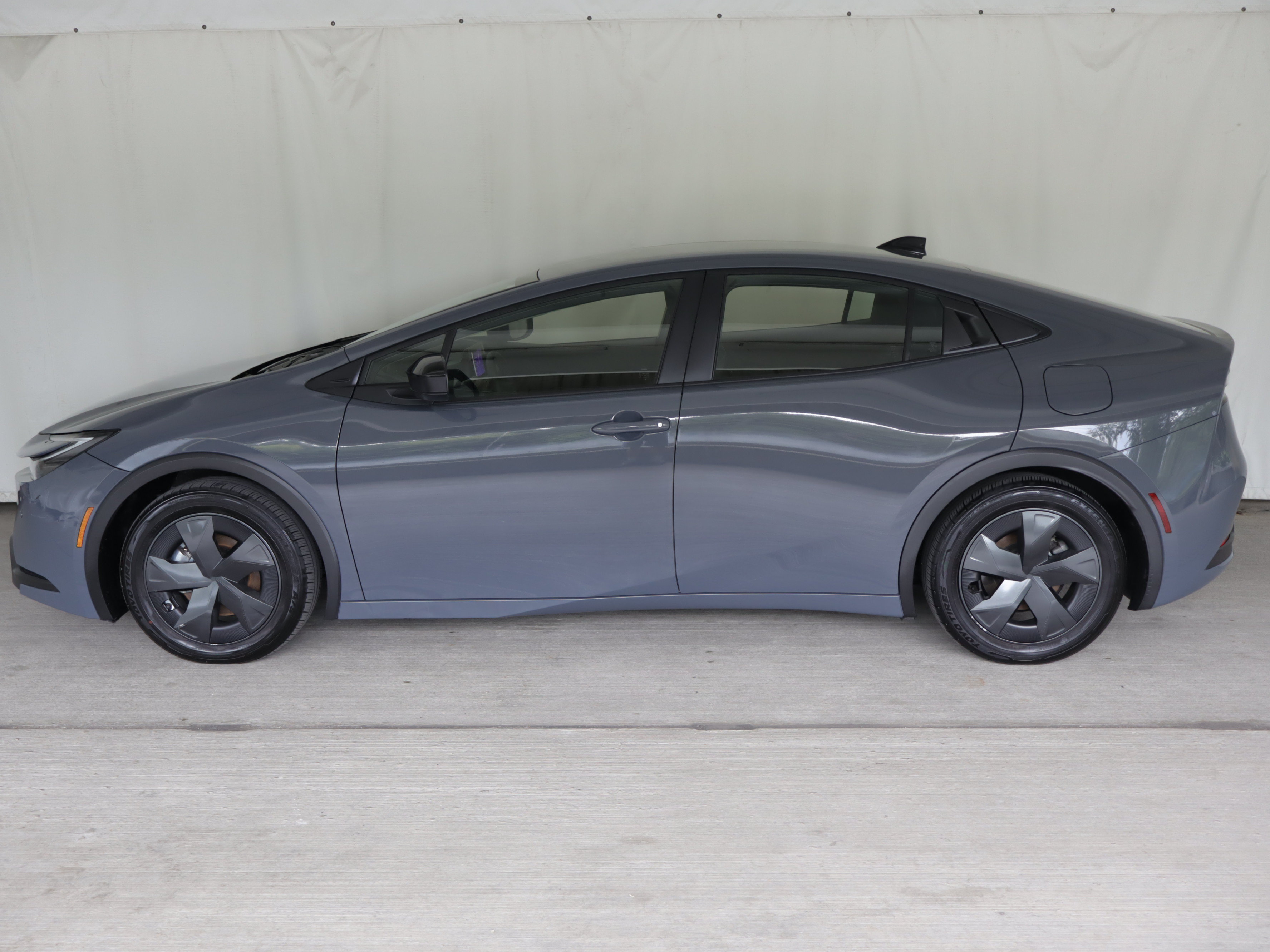 Used 2026 Toyota Prius Plug-In Hybrid FWD image 23