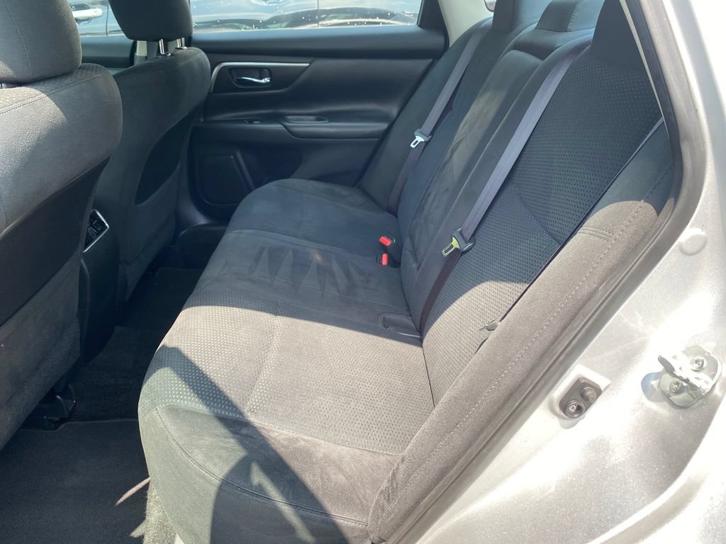 Used 2015 Nissan Altima 2.5 SV w/ Convenience Package FWD image 12