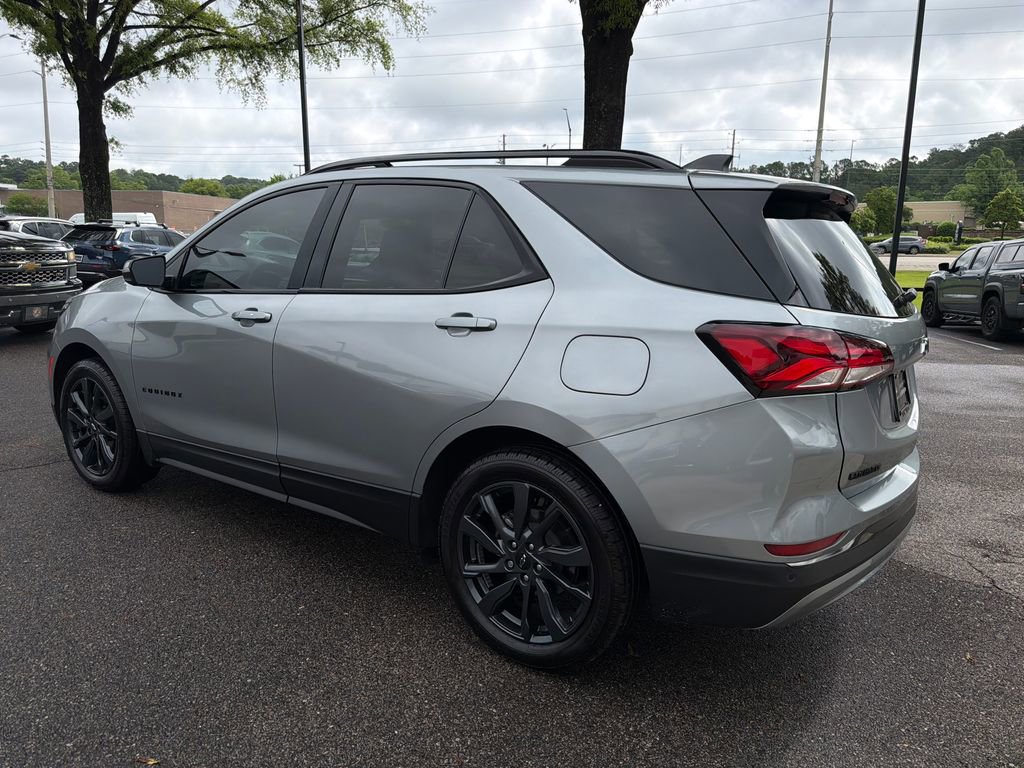 Used 2023 Chevrolet Equinox RS w/ RS Leather Package FWD image 9