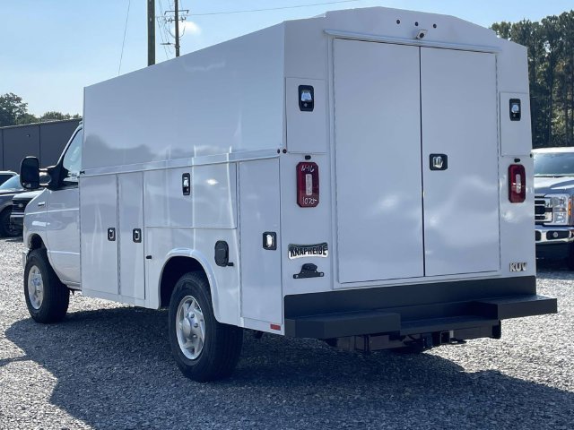 New 2027 Ford E-350 and Econoline 350 Super Duty w/ Power Equipment Group RWD image 23