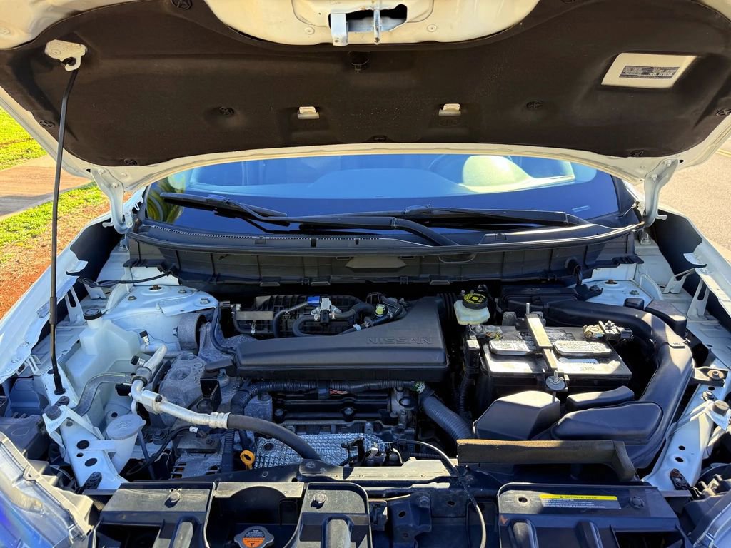 Used 2018 Nissan Rogue SV image 20