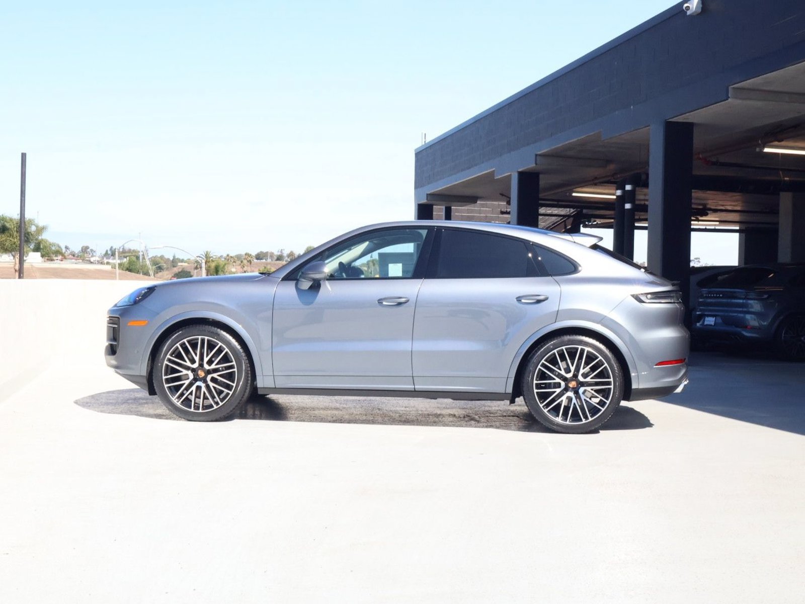 New 2026 Porsche Cayenne Coupe AWD/4WD image 2