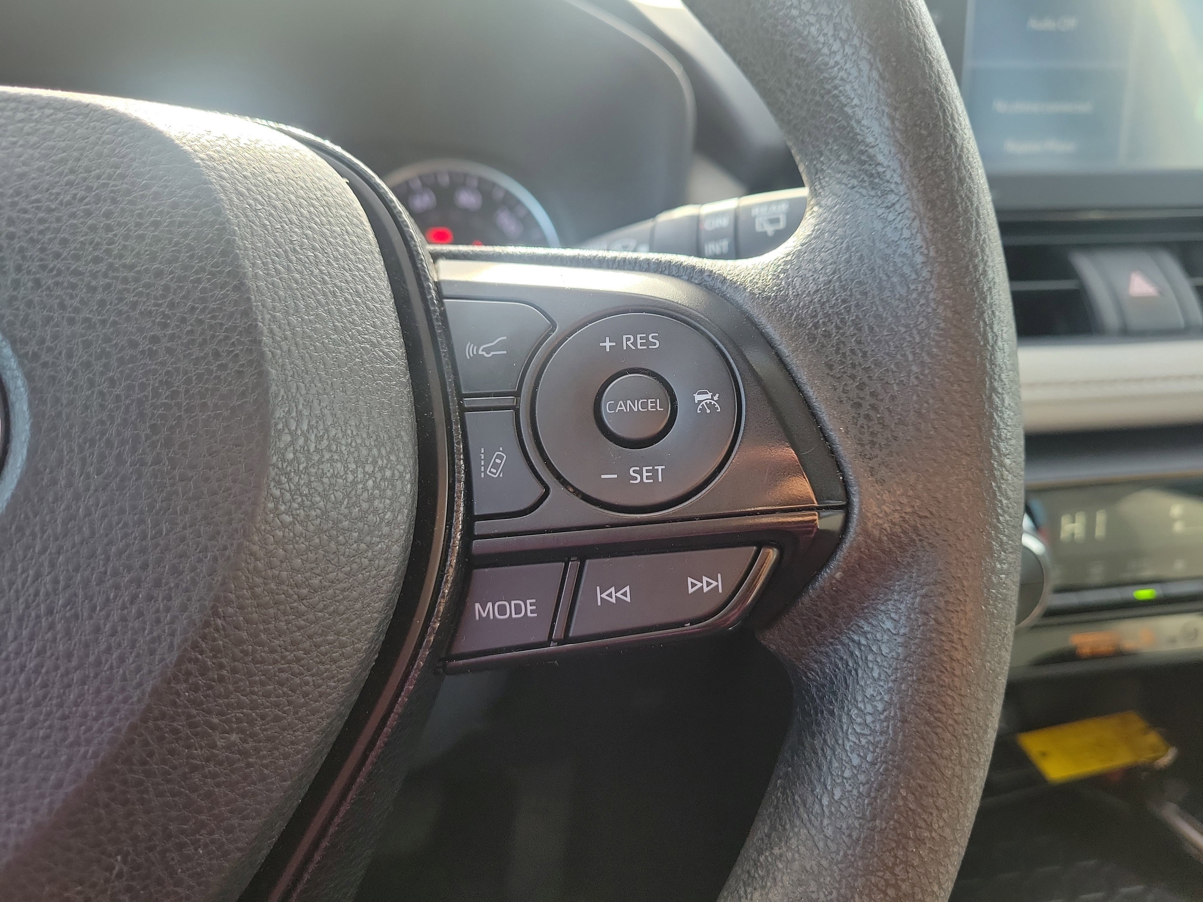 Used 2021 Toyota RAV4 XLE image 22