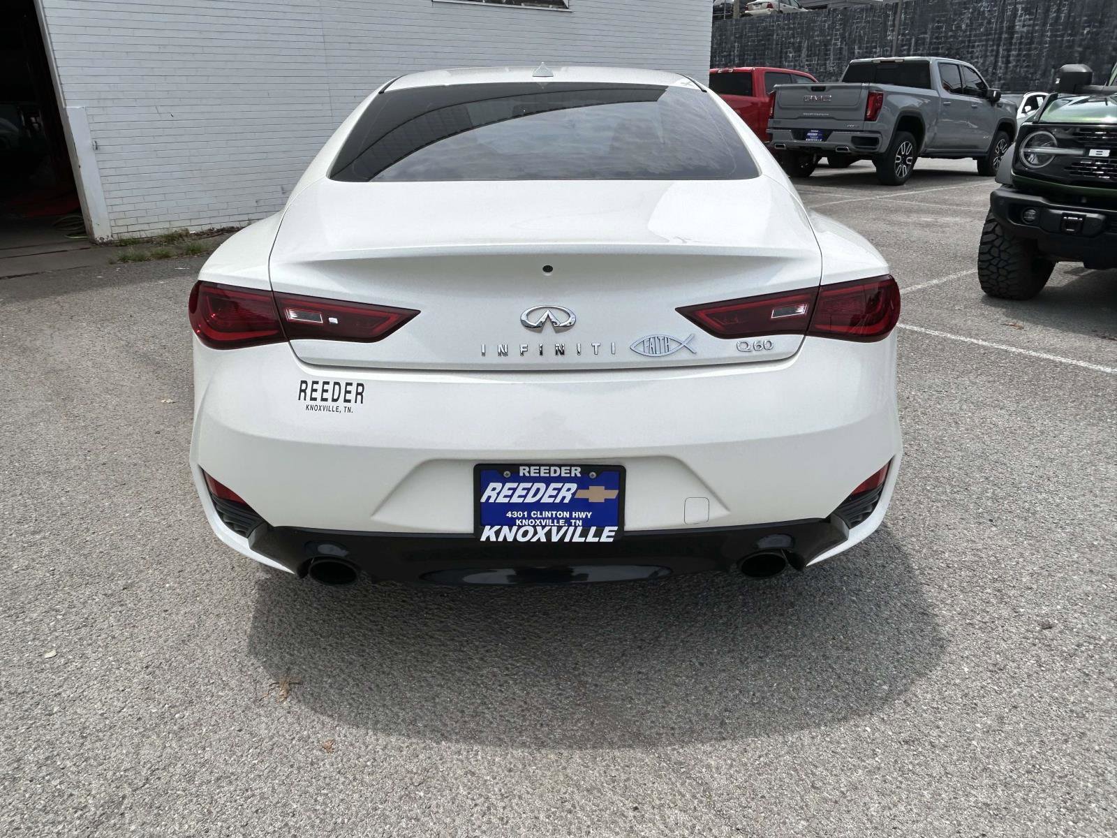 Used 2018 INFINITI Q60 3.0t Luxe w/ Sensory Package 3.0T Luxe RWD image 4