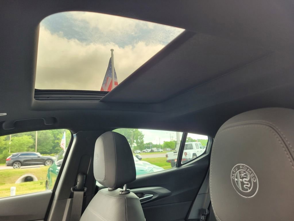 New 2024 Alfa Romeo Tonale Ti image 10