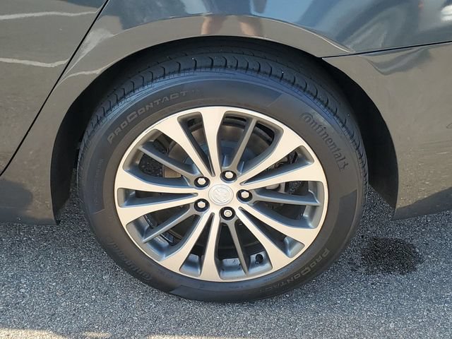 Used 2017 Buick LaCrosse Essence FWD image 31