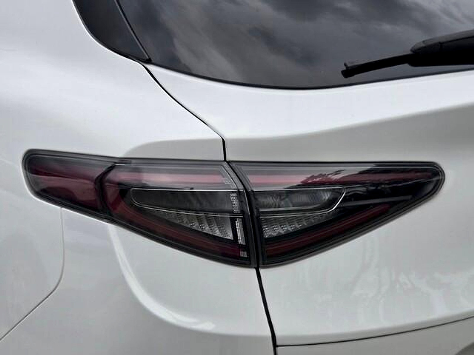 Used 2024 Alfa Romeo Stelvio Sprint RWD image 8