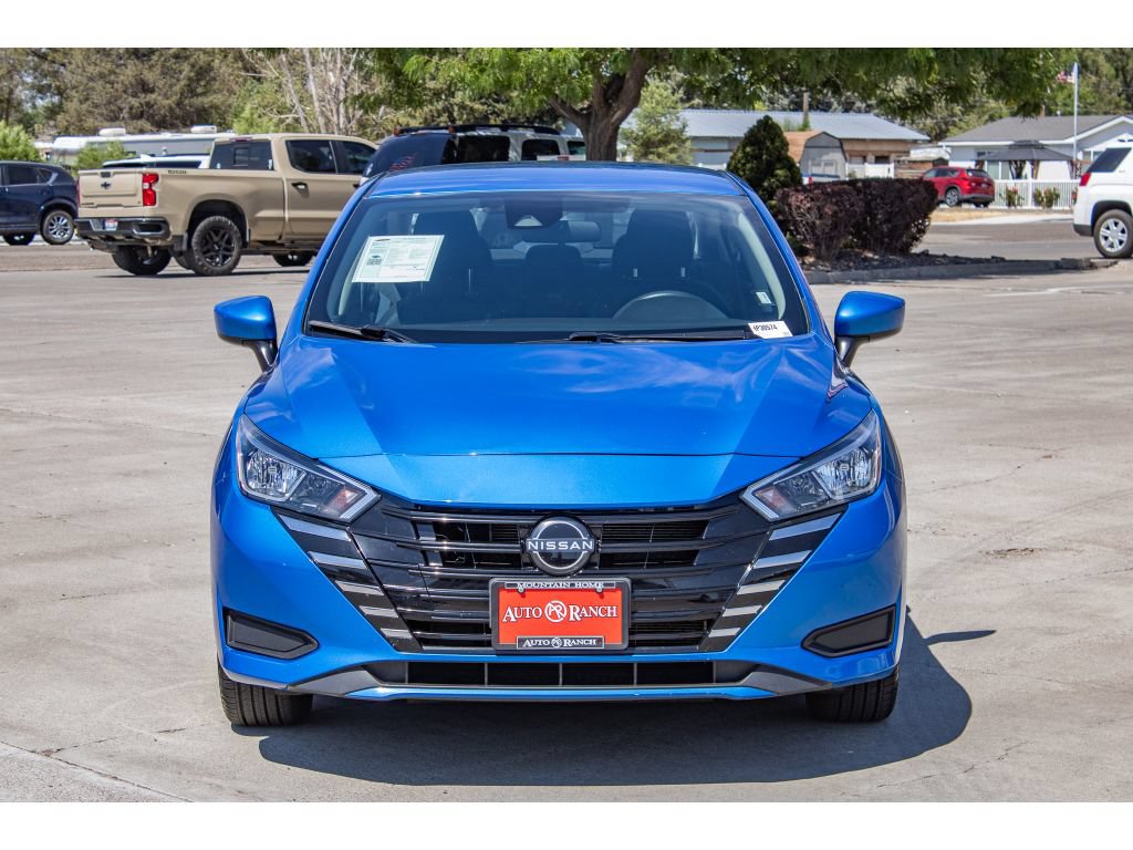 Used 2023 Nissan Versa SV FWD image 3