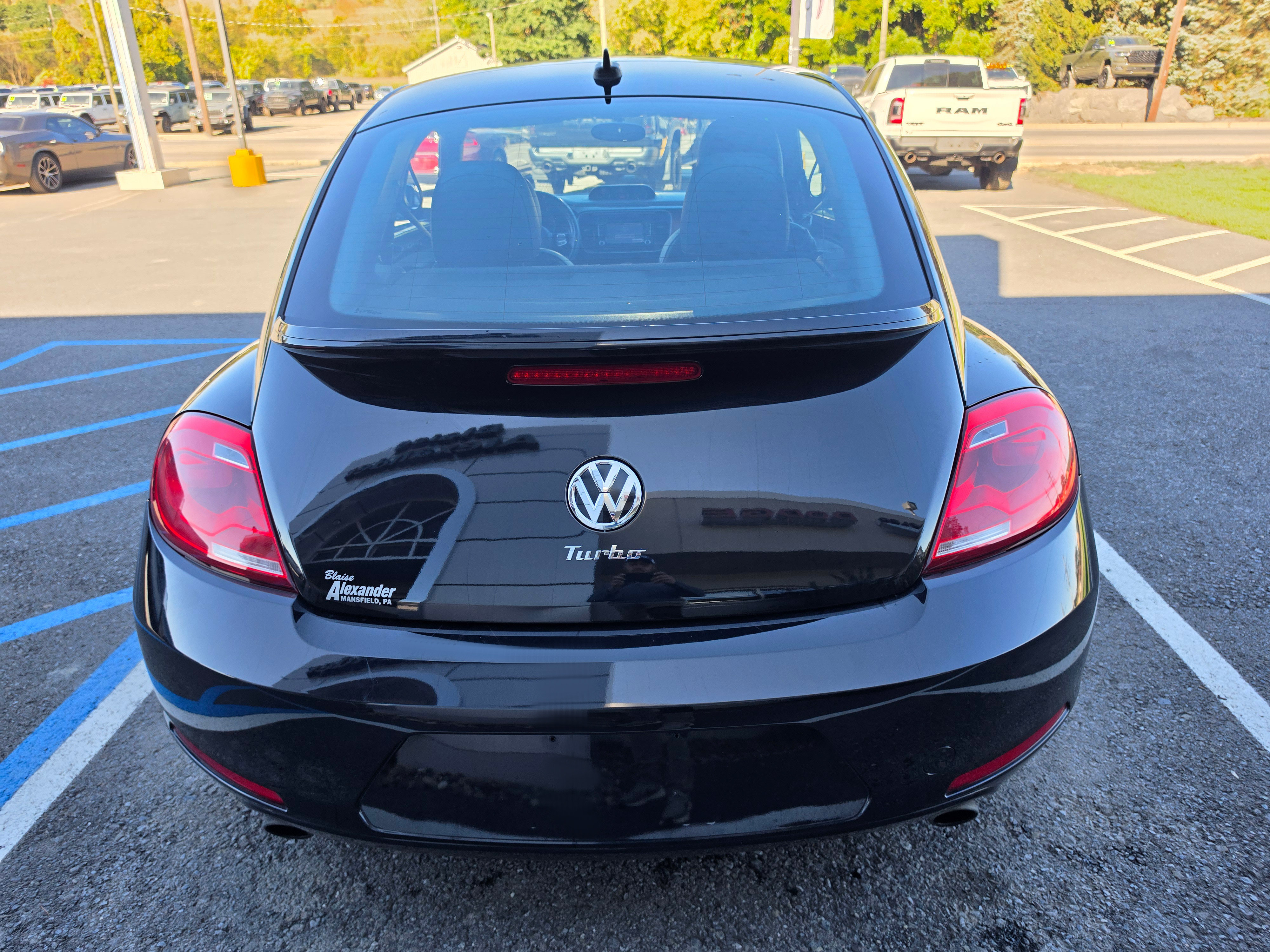 Used 2013 Volkswagen Beetle Turbo FWD image 4