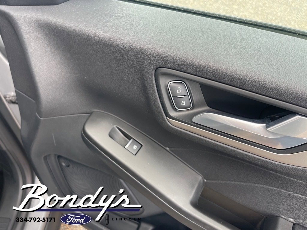 Used 2021 Ford Escape SE image 23