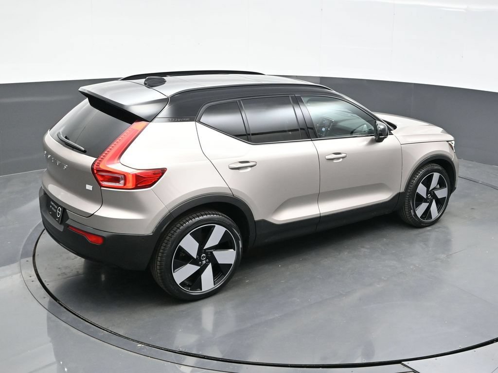 Used 2023 Volvo XC40 Recharge Plus AWD/4WD image 35