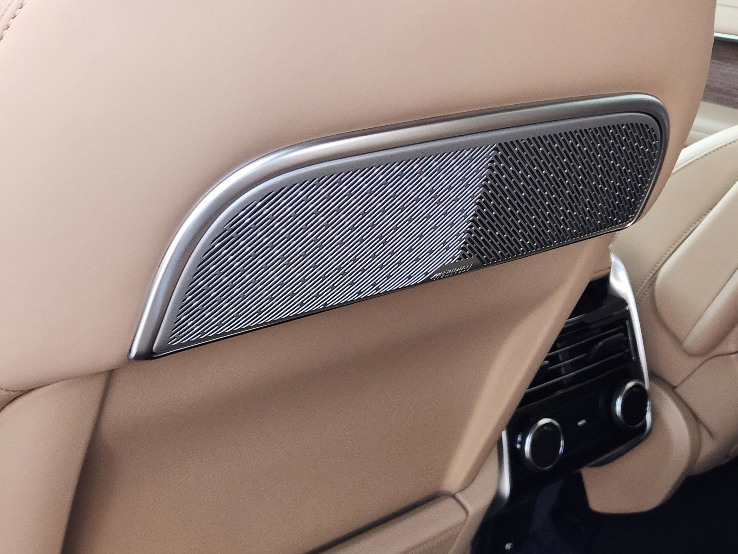 New 2026 Land Rover Range Rover Long Wheelbase Autobiography image 25