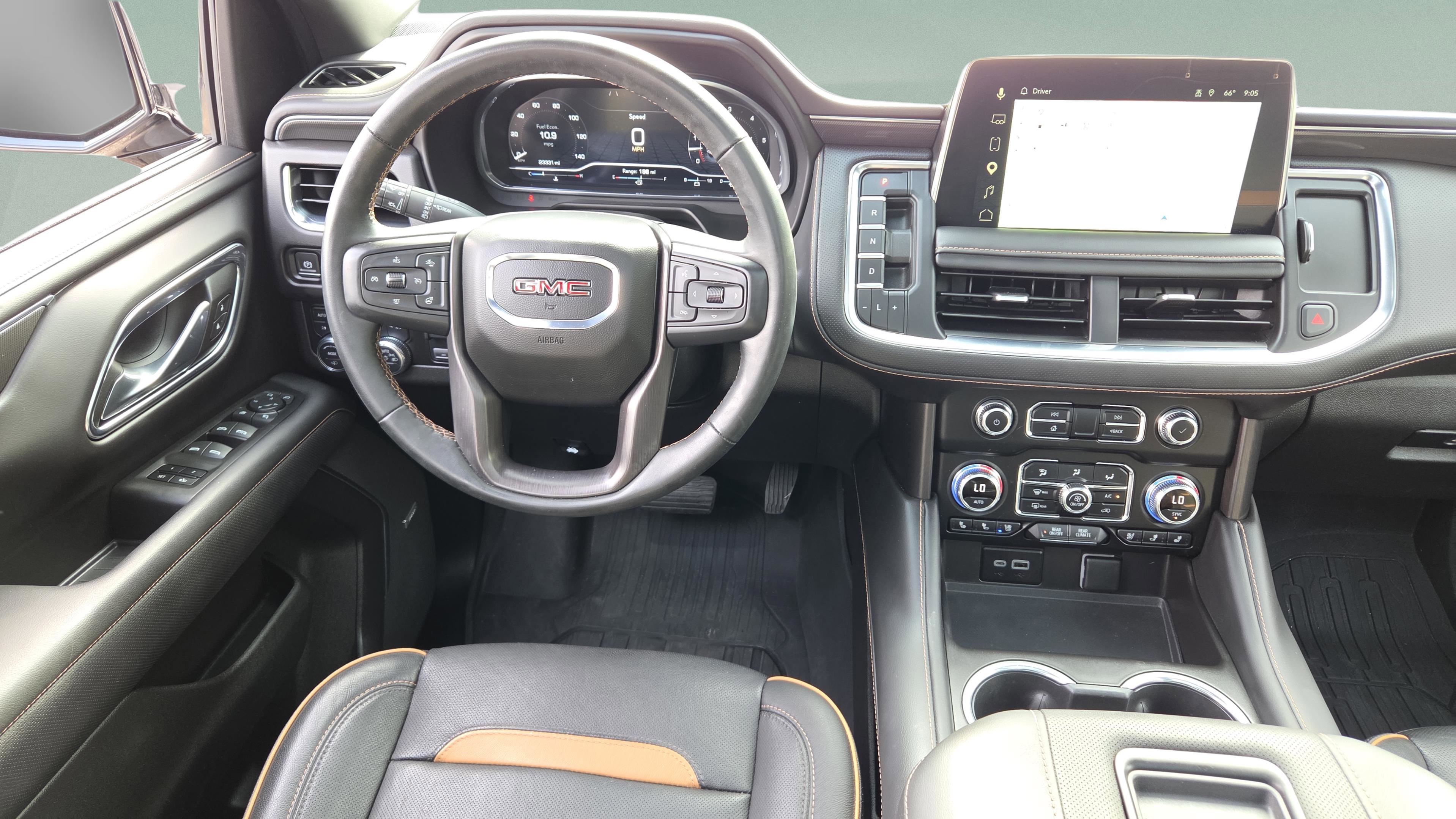 Used 2023 GMC Yukon XL AT4 w/ AT4 Premium Plus Package AWD/4WD image 13