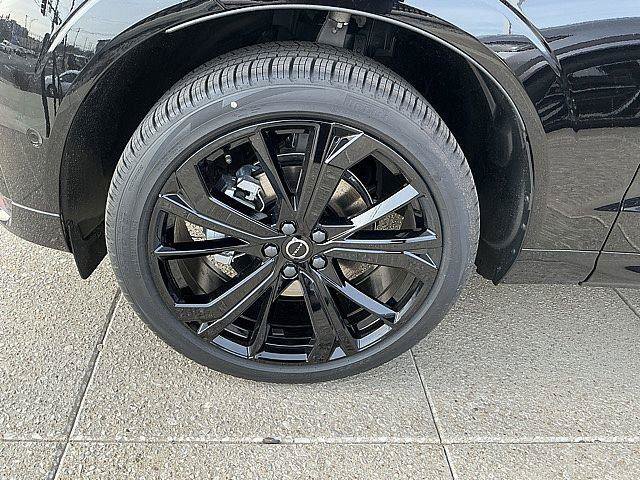 New 2026 Volvo XC60 B5 Ultra w/ Climate Package AWD/4WD image 12