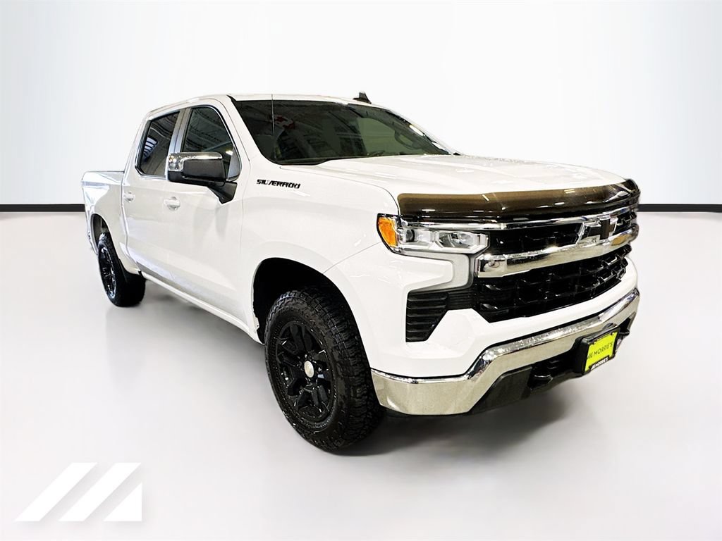 Used 2022 Chevrolet Silverado 1500 LT AWD/4WD image 3