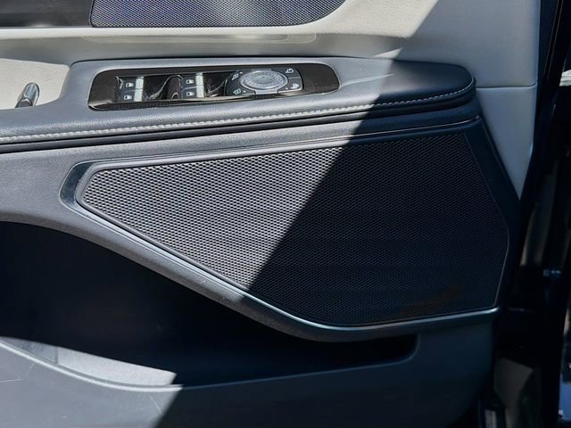 Used 2024 Lincoln Nautilus Reserve image 23
