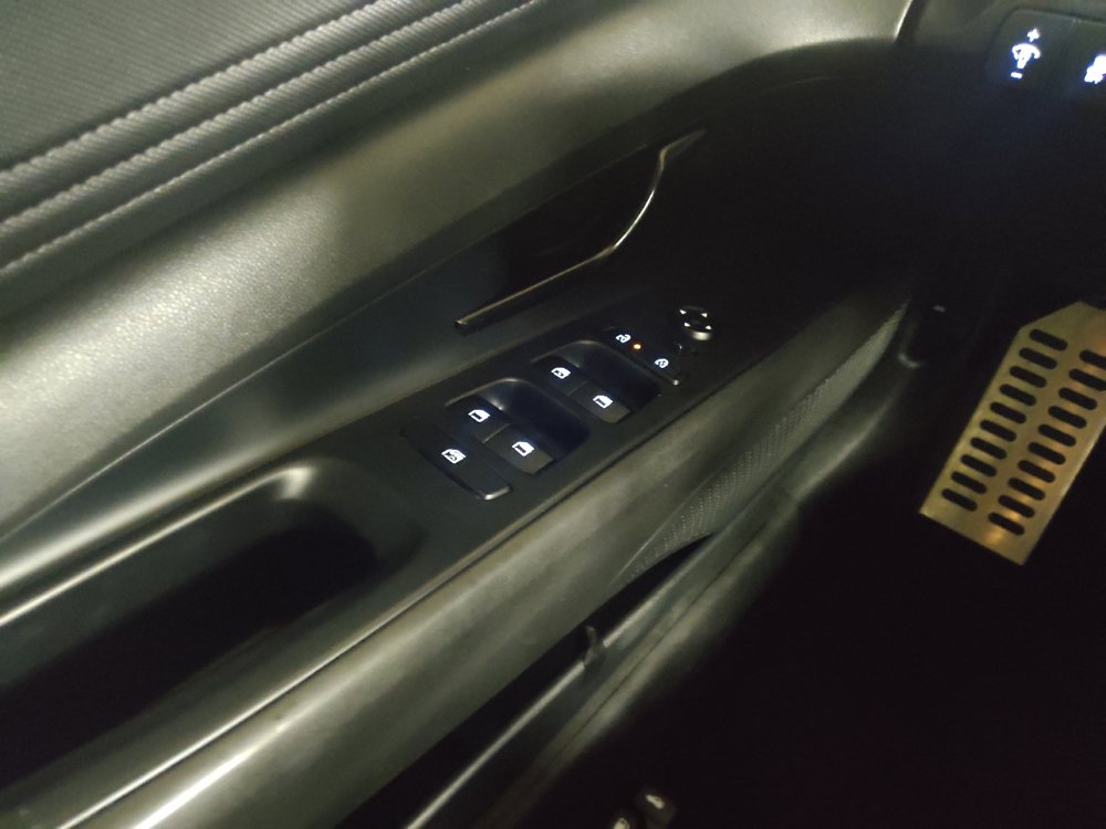 Used 2025 Hyundai Elantra Sport w/ Cargo Package FWD image 27