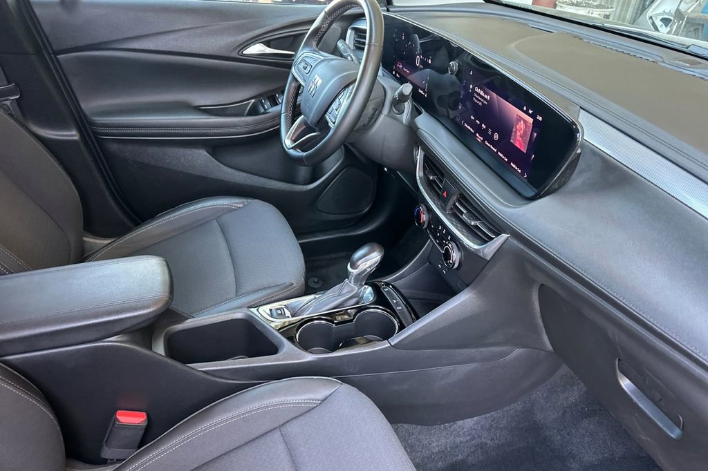 Used 2024 Buick Encore GX Preferred FWD image 16