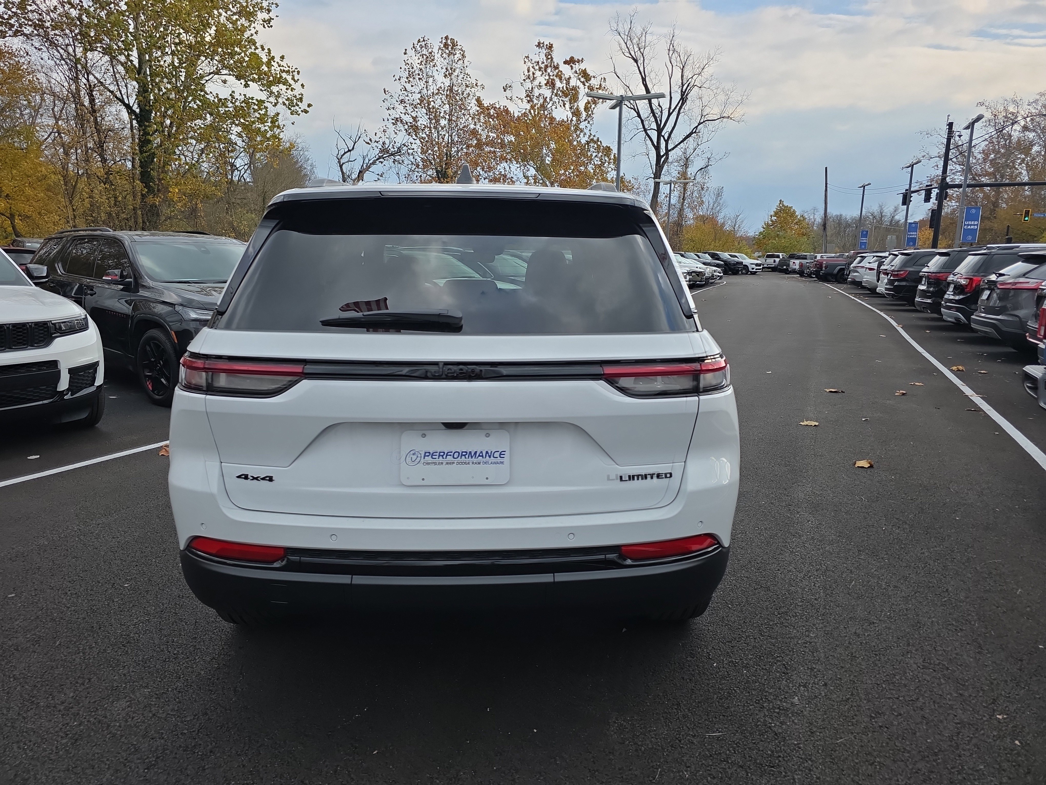 New 2025 Jeep Grand Cherokee Limited w/ Black Appearance Package image 21