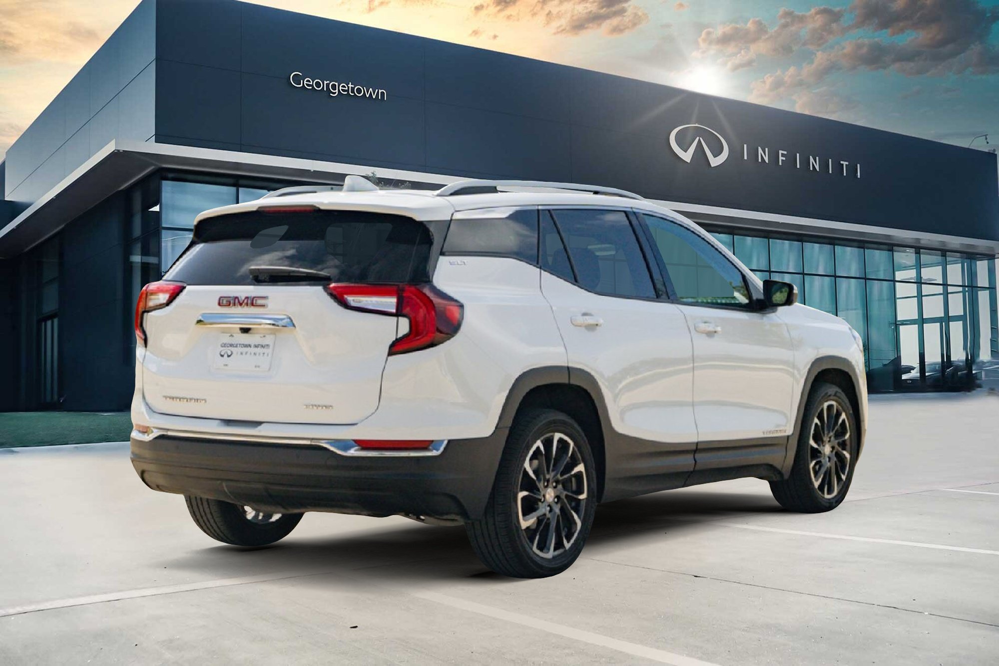 Used 2022 GMC Terrain SLT w/ Infotainment Package II AWD/4WD image 5