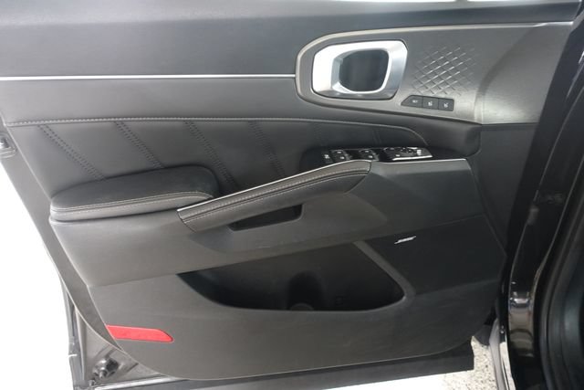 Used 2022 Kia Sorento SX FWD image 9