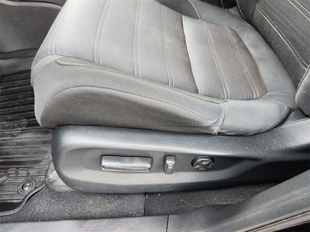 Used 2017 Honda CR-V EX image 17