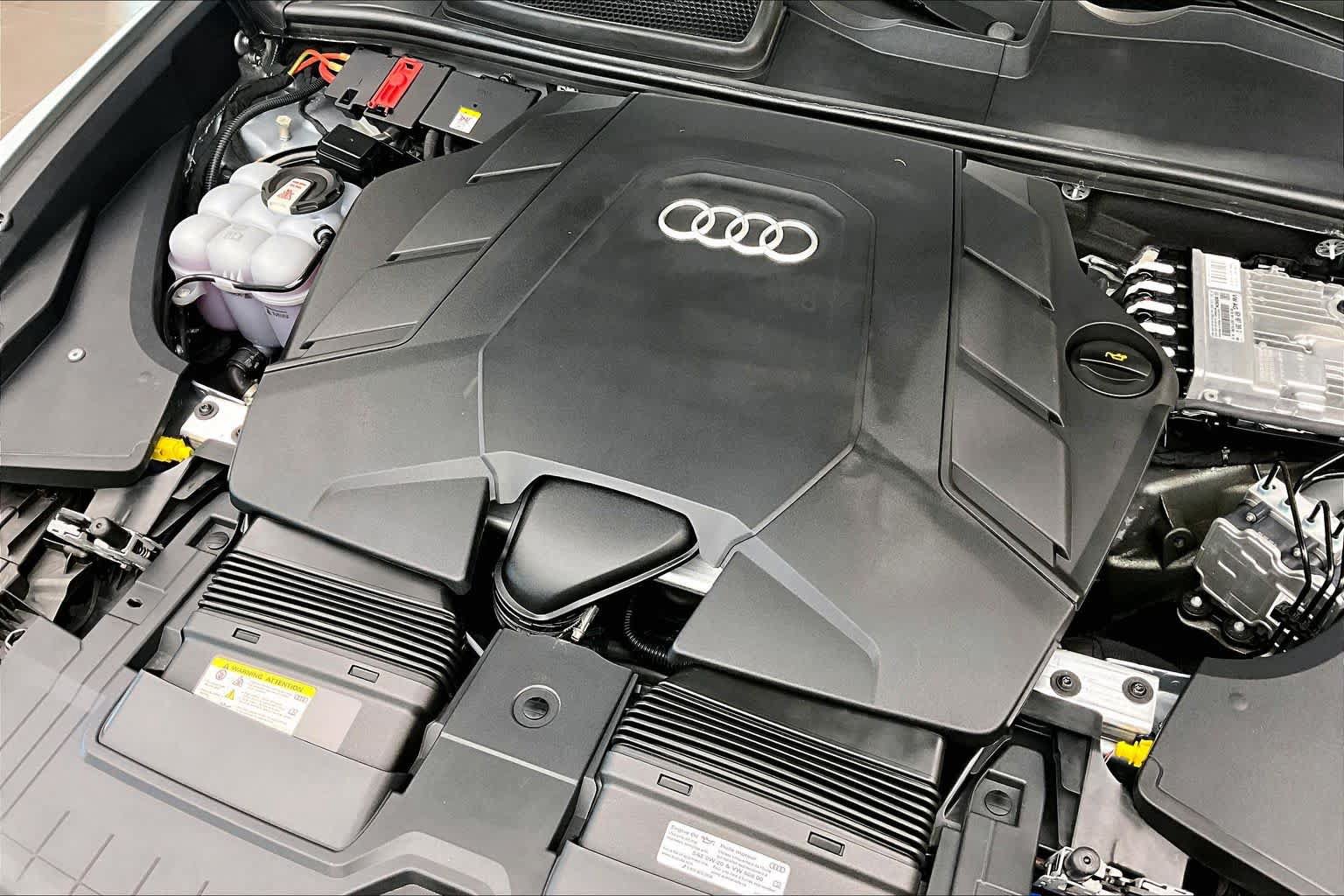 Used 2023 Audi Q8 Prestige AWD/4WD image 31