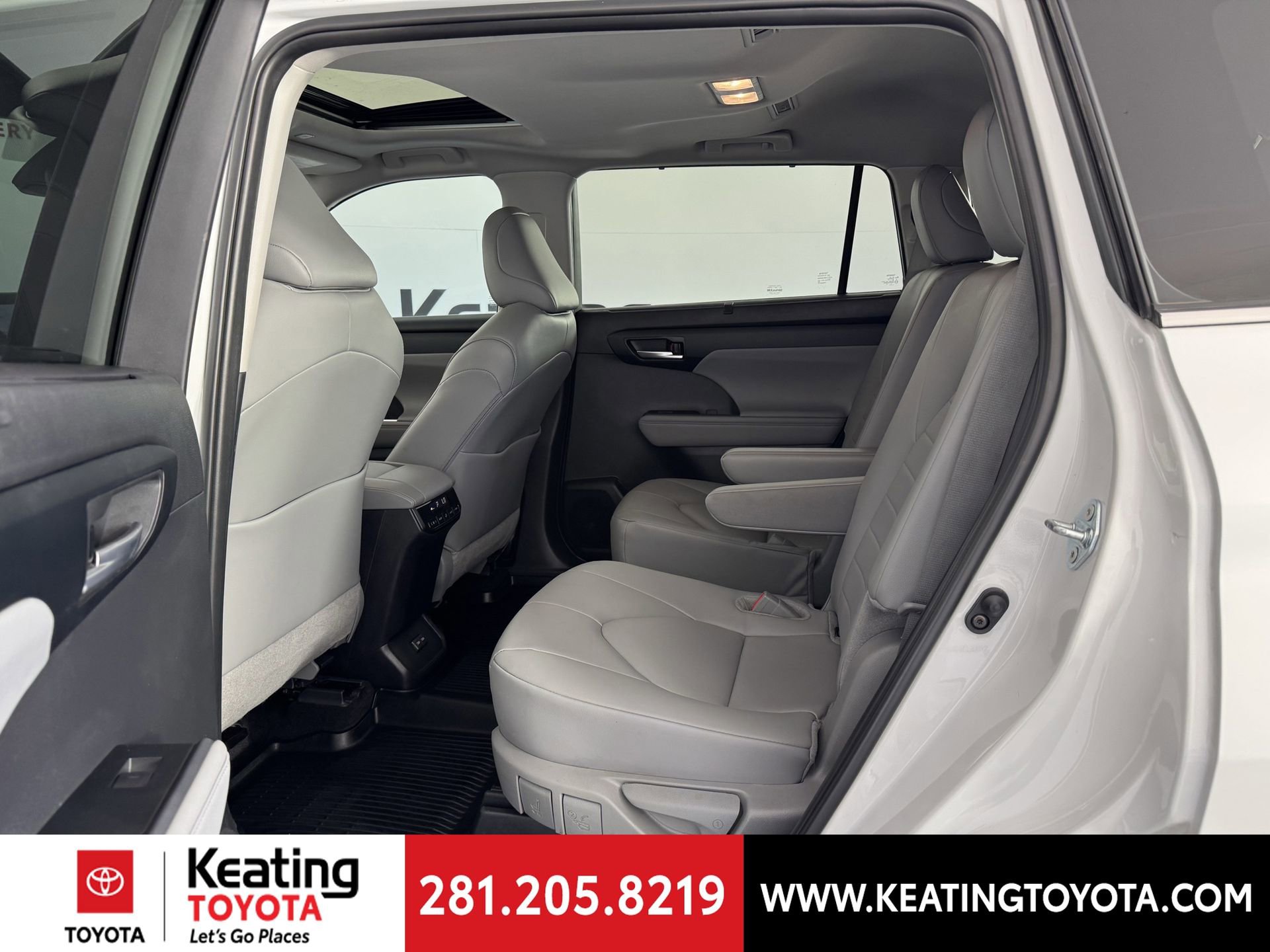 Used 2025 Toyota Highlander XLE image 15