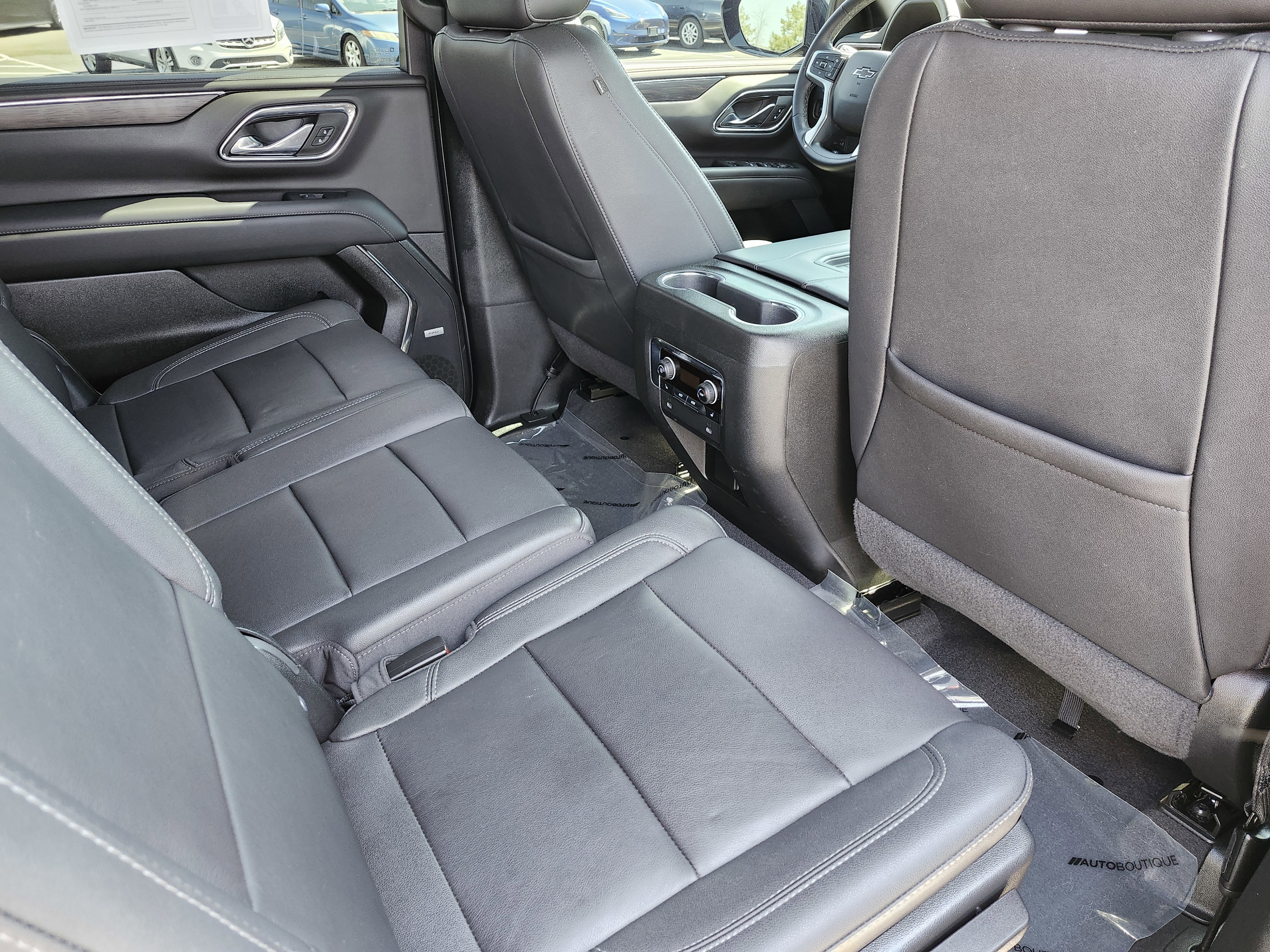 Used 2023 Chevrolet Suburban Z71 w/ Luxury Package image 24