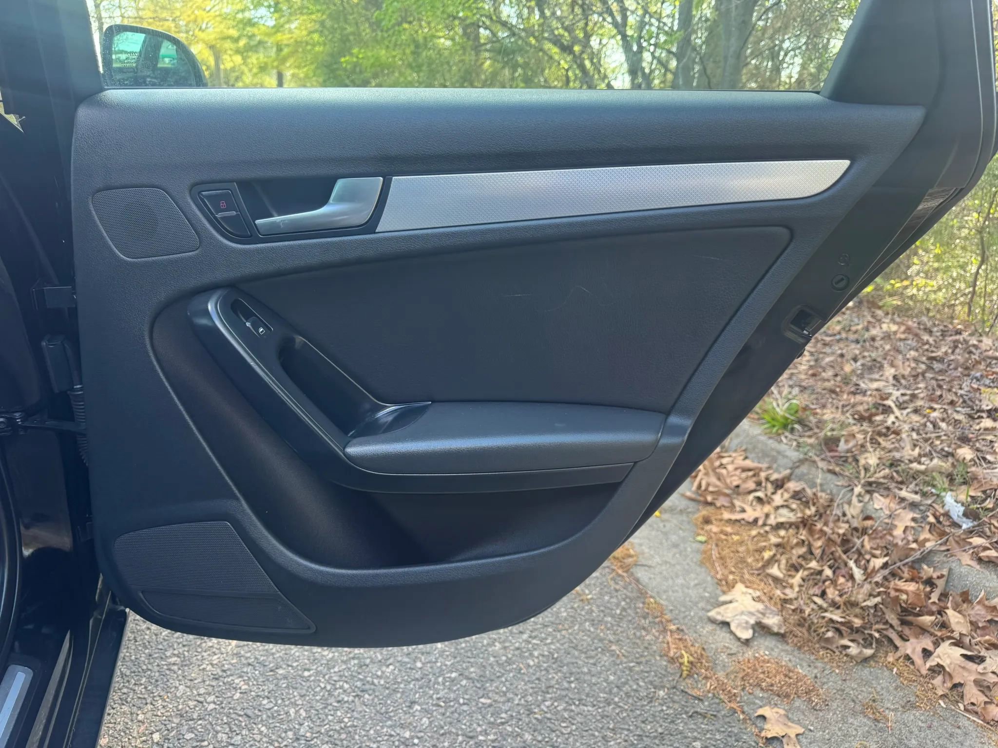 Used 2009 Audi A4 2.0T Premium image 10