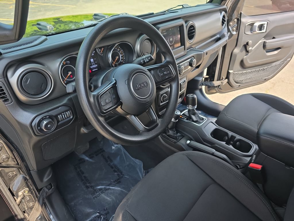 Used 2022 Jeep Wrangler Sport AWD/4WD image 15