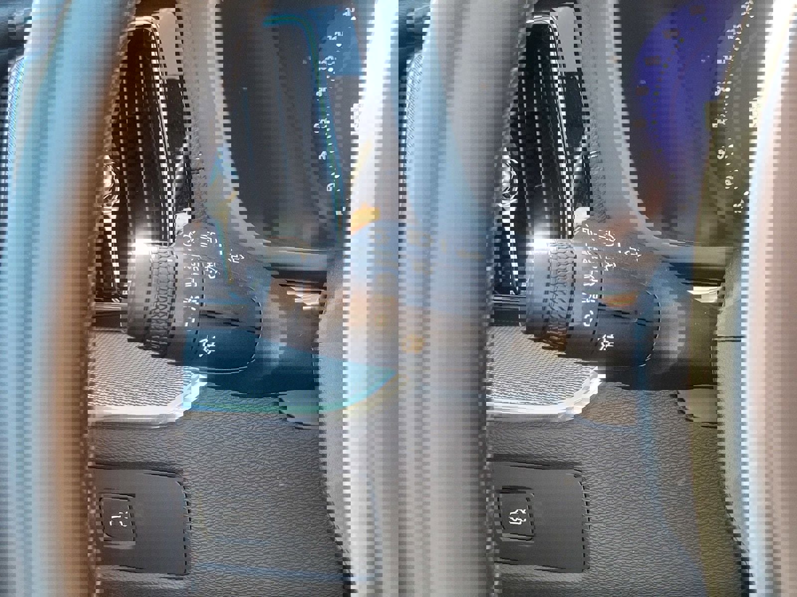 Certified 2023 Volvo XC60 B5 Ultimate AWD/4WD image 21