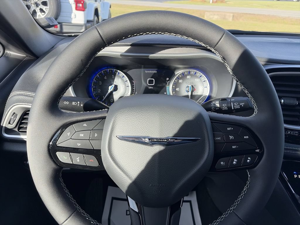 New 2026 Chrysler Pacifica Select w/ S Appearance Package FWD image 14