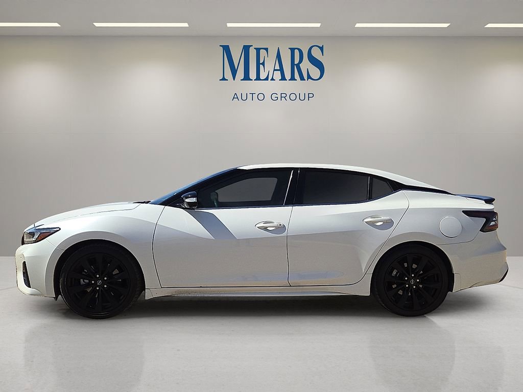 Used 2023 Nissan Maxima SR w/ Sport Mat Group image 2