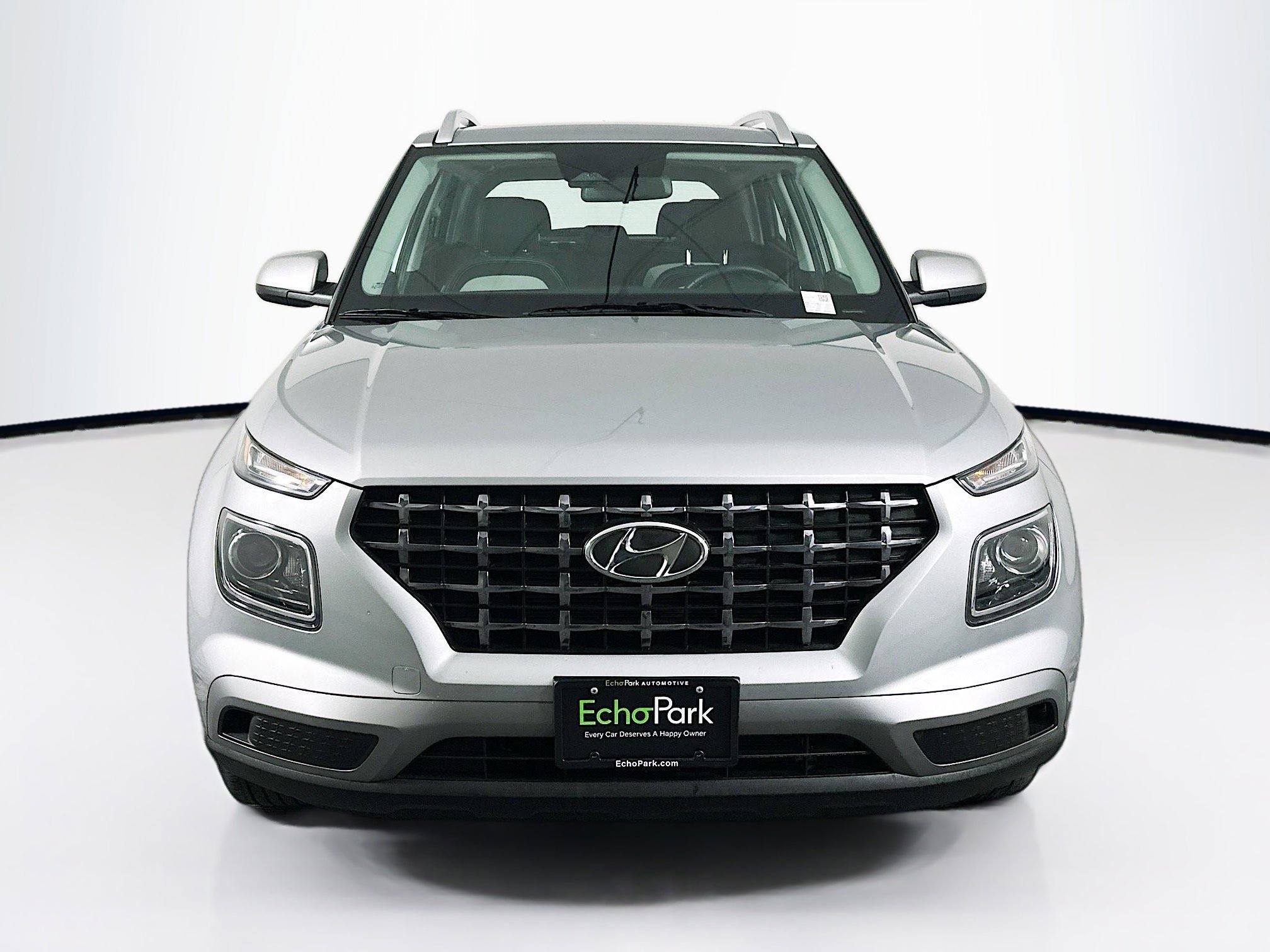Used 2025 Hyundai Venue SEL image 2