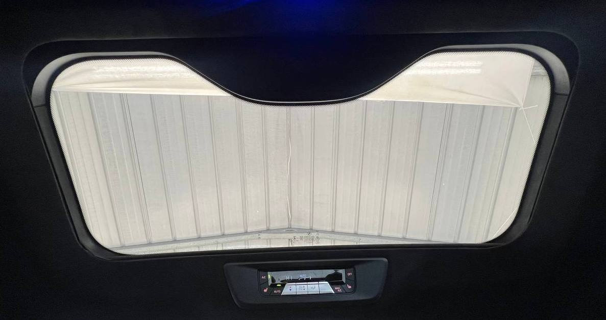 Used 2020 BMW X7 M50i w/ Executive Package image 34