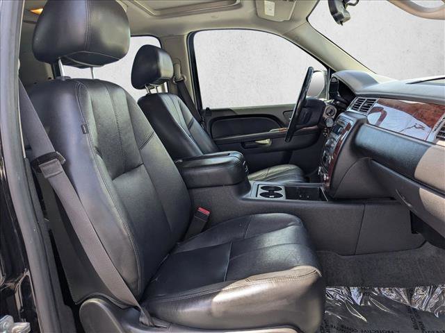 Used 2013 Chevrolet Suburban LT RWD image 21