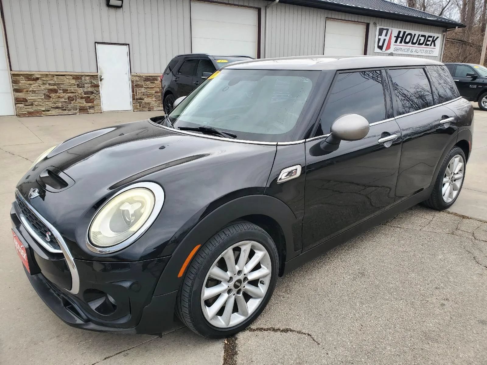 Used 2017 MINI Cooper Clubman S FWD image 3