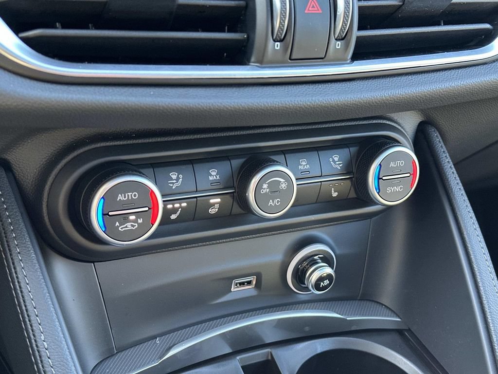 New 2026 Alfa Romeo Stelvio Sprint AWD/4WD image 25